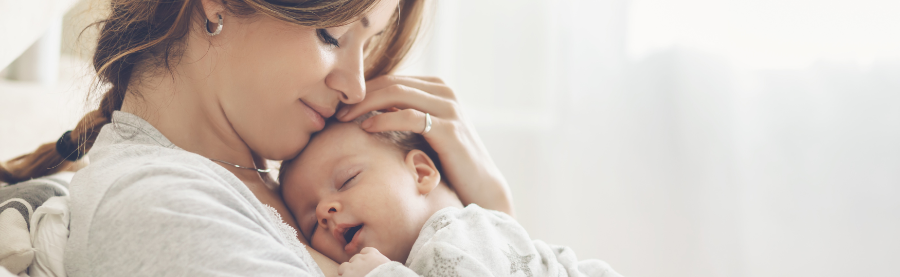 Top 5 gifts for first time mothers