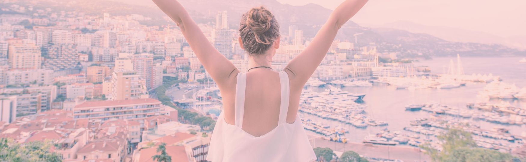 ✈️ What to Pack When Travelling Pregnant - 7 Travel Essentials for Expecting Mothers